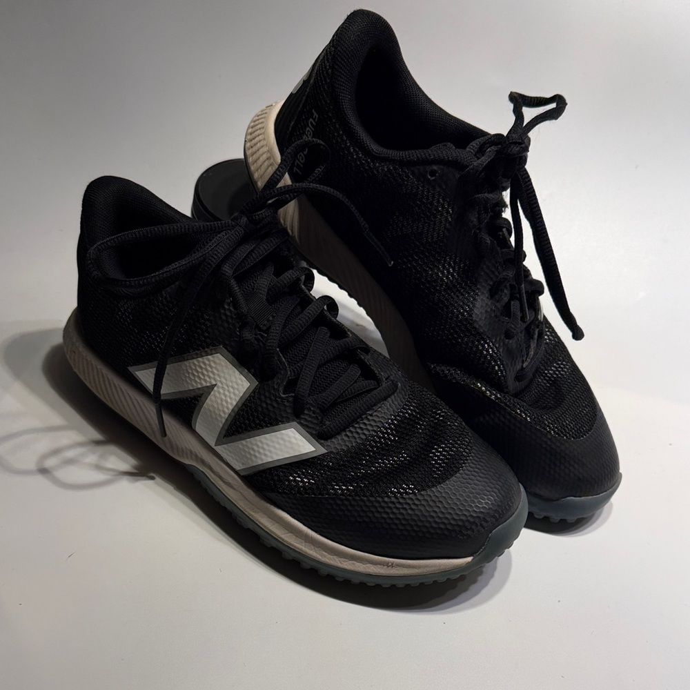 New Balance FuelCell 4040v7 Turf Trainer Baseball Shoe